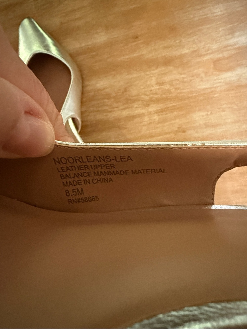 Nordstrom
ORLEANS
SLINGBACK
PUMP
8.5
Silver Special Occasion - Picture 8 of 8
